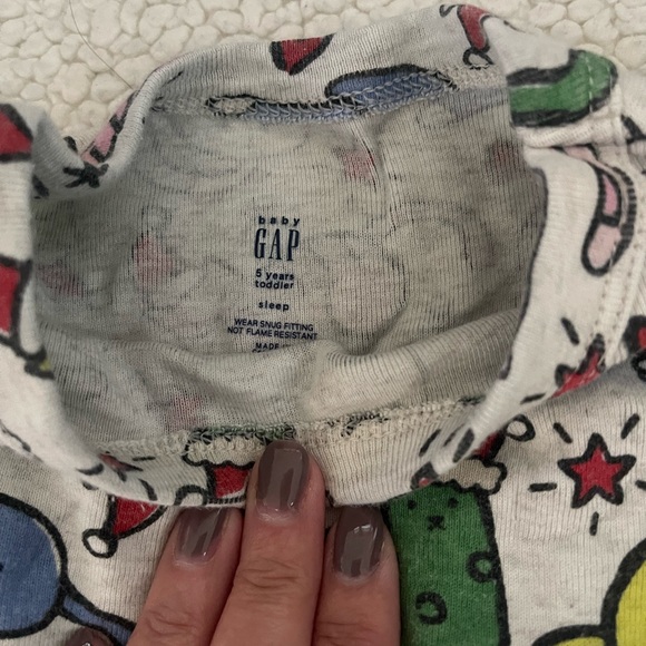 GAP Christmas pjs size 5 - Picture 3 of 3